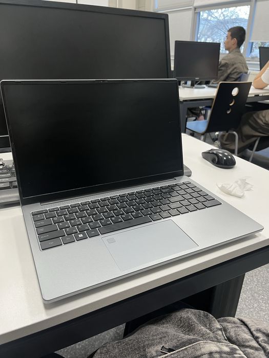 Продам ноутбук Mizone Pascal 1060