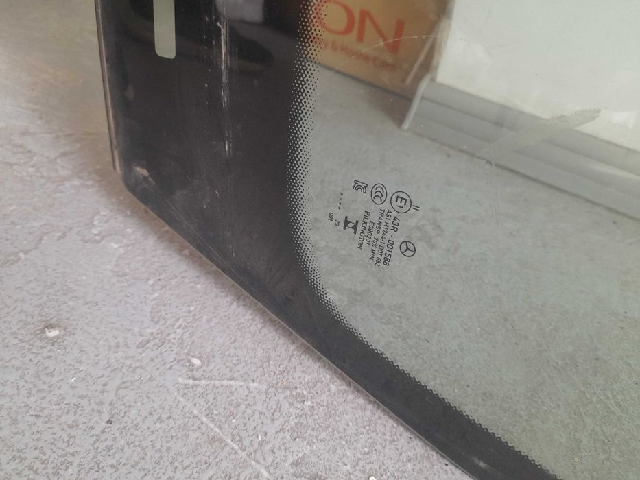 Предно стъкло за Мерцедес CLA 2023г.