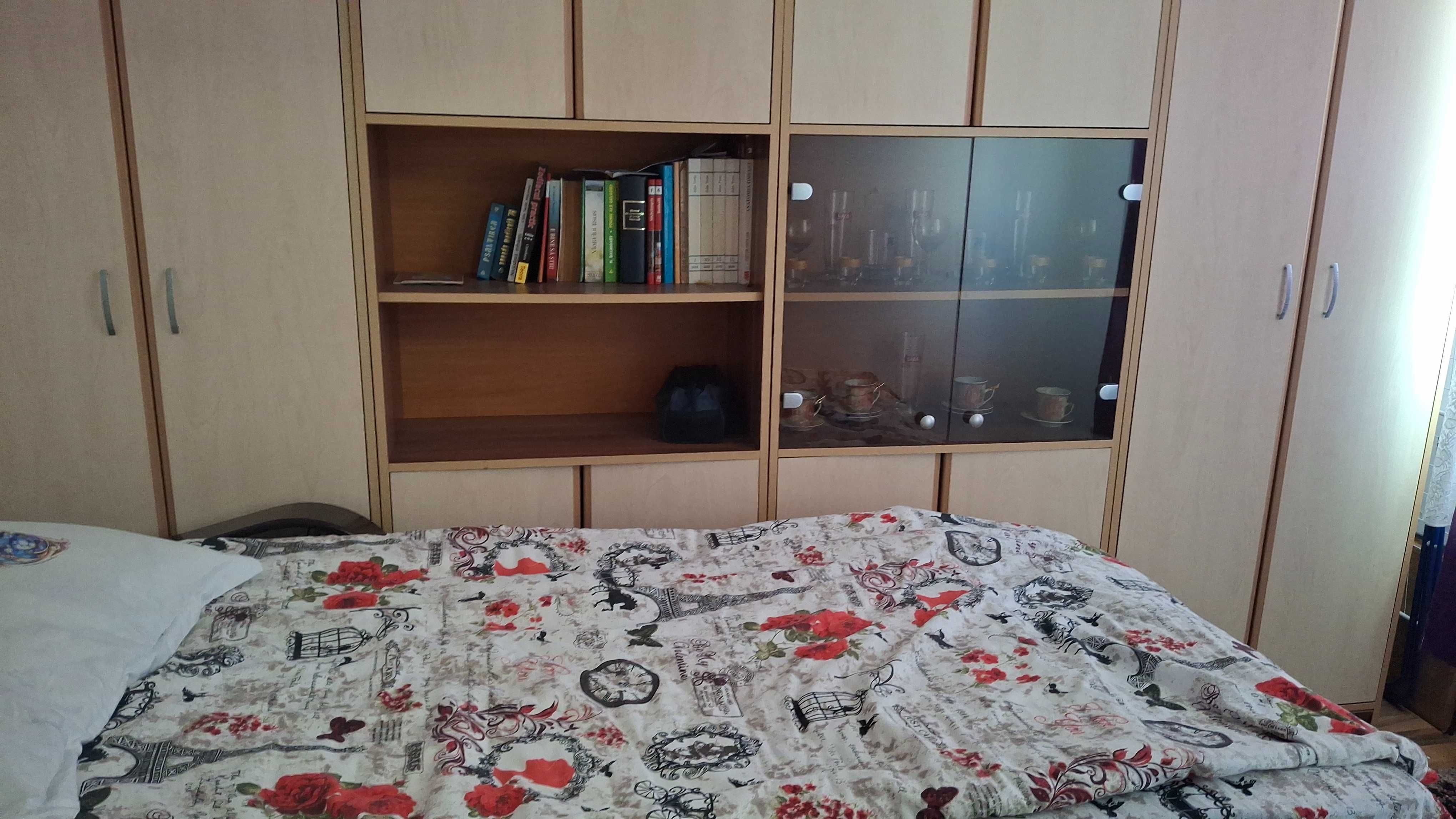 Inchiriez apartament