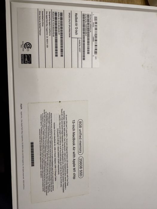 Apple Macbook air M1 2020 13 inci