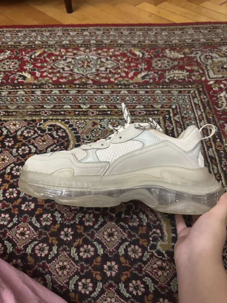 Balenciaga track