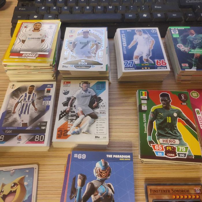 Carduri, cartonase cu fotbal, pokemon, Fortnite, YuGiOh, etc.