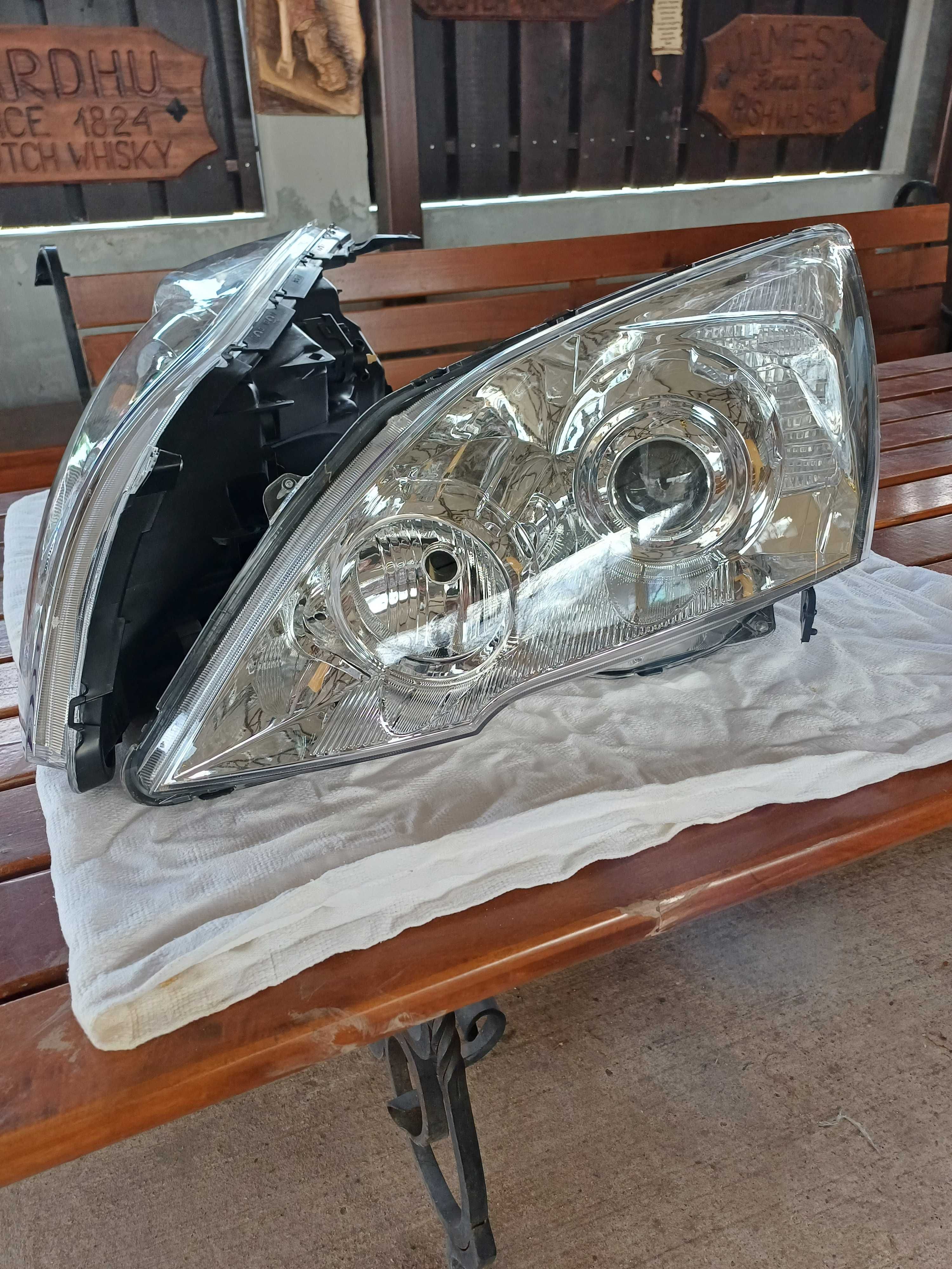 Продавам фарове за HONDA CRV-3 чисто нови.