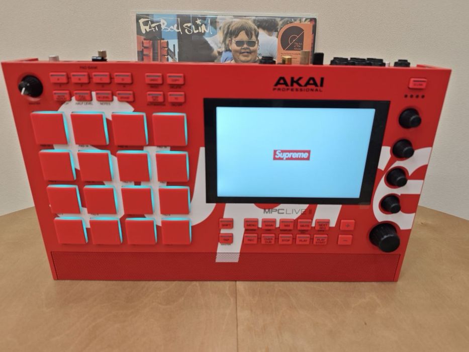 Akai mpc live 2 Supreme edition