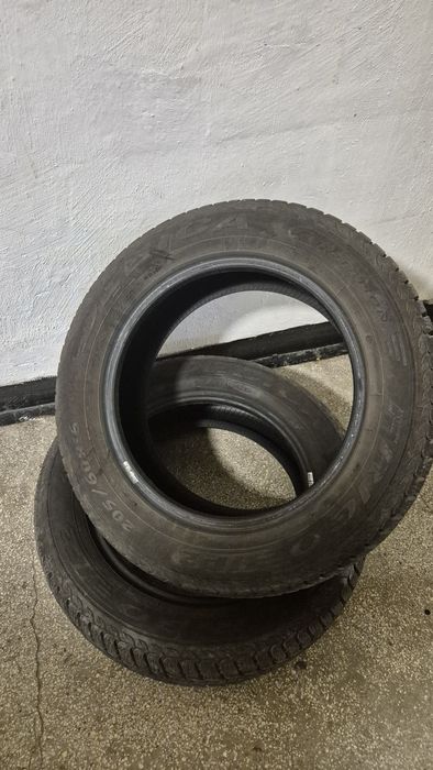 Anvelope iarna 205/60/R16 Hankook & Debica