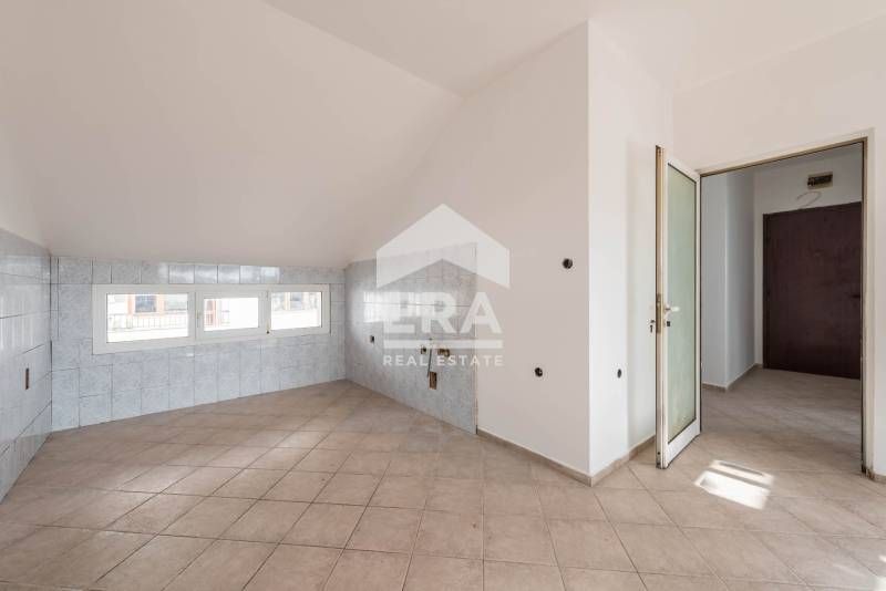 Продава се Двустаен апартамент в Варна, Гръцка махала - 53 кв.м за 2642 €/кв.м - Снимка #3
