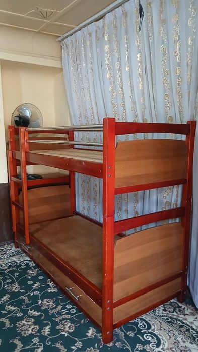 2 qavatli bolalar krovati