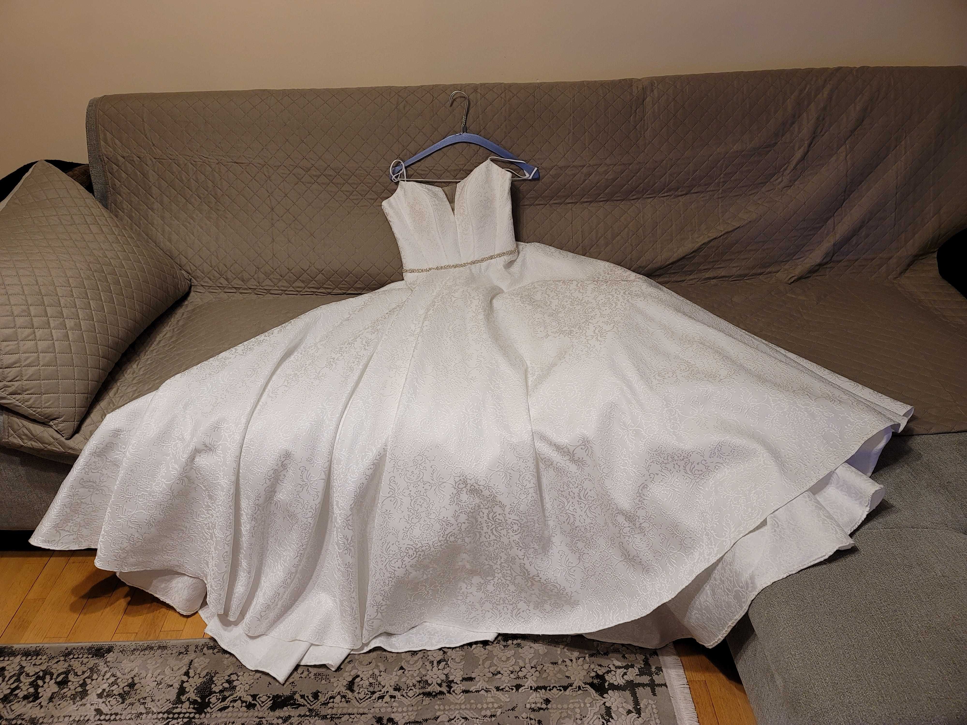 Vand rochie de mireasa