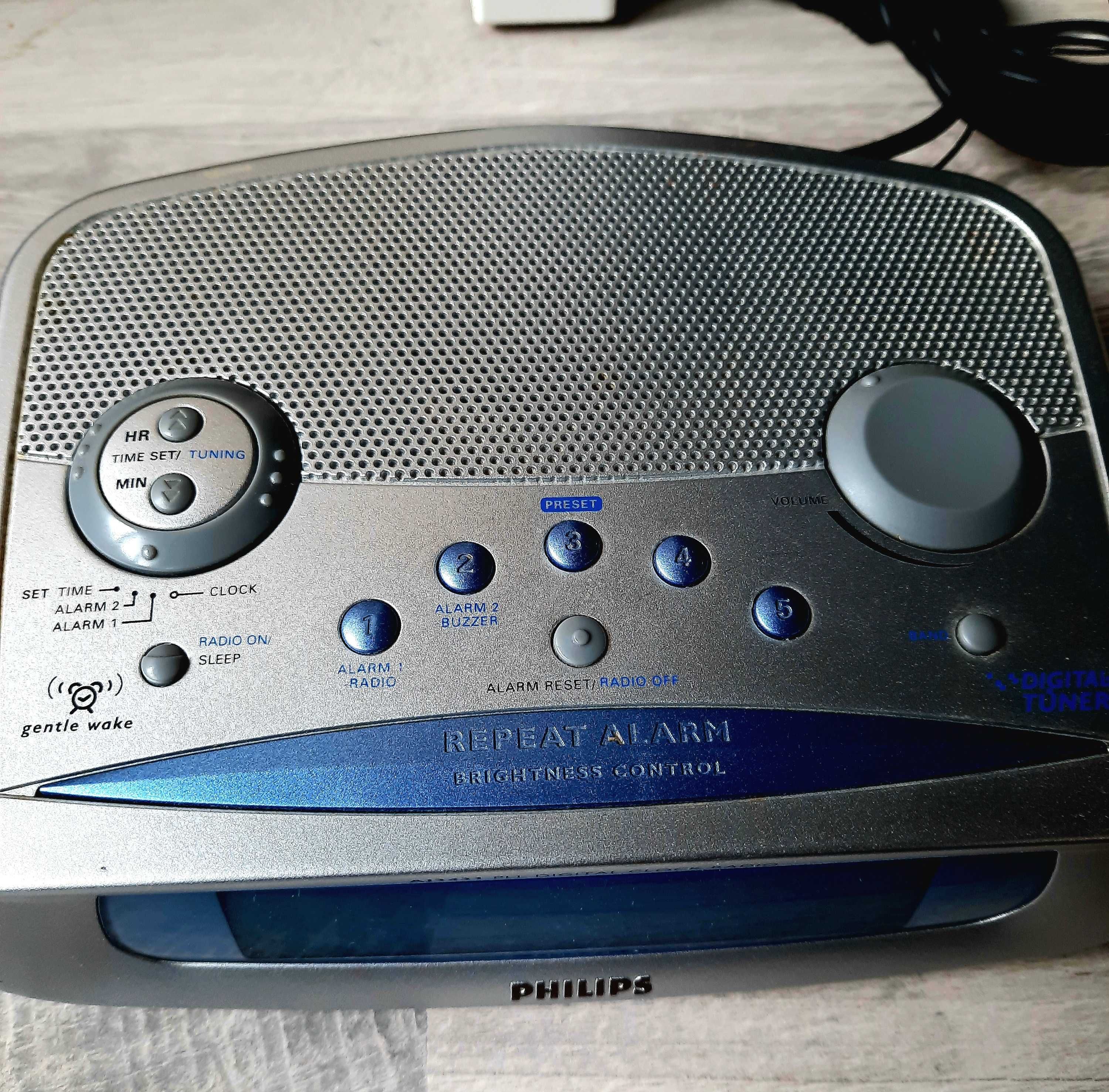 Philips радио часовник