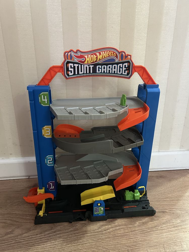 HotWeels mega garage