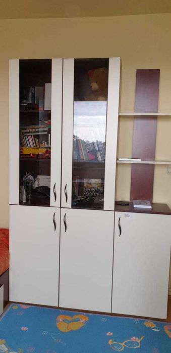 Vand mobila pentru camera de copii