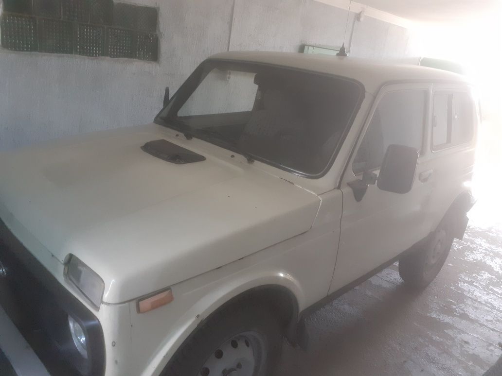 Продам ниву 2123