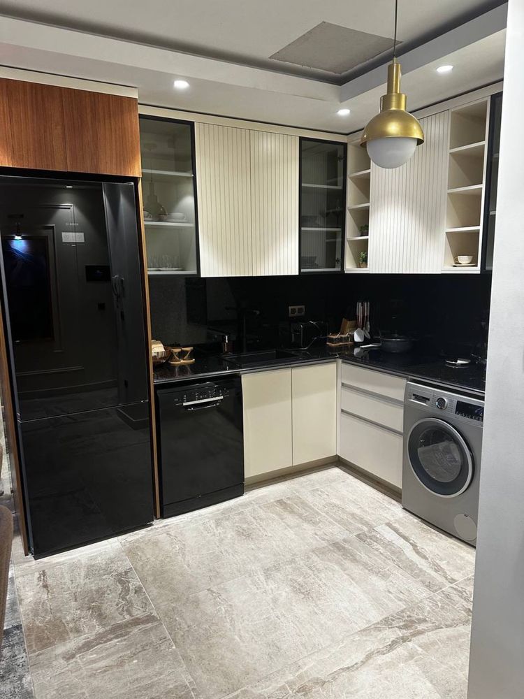 Продаётся уютная квартира в ЖК Piramit Tower 39 этаж 1/2 /3 комнатная.
