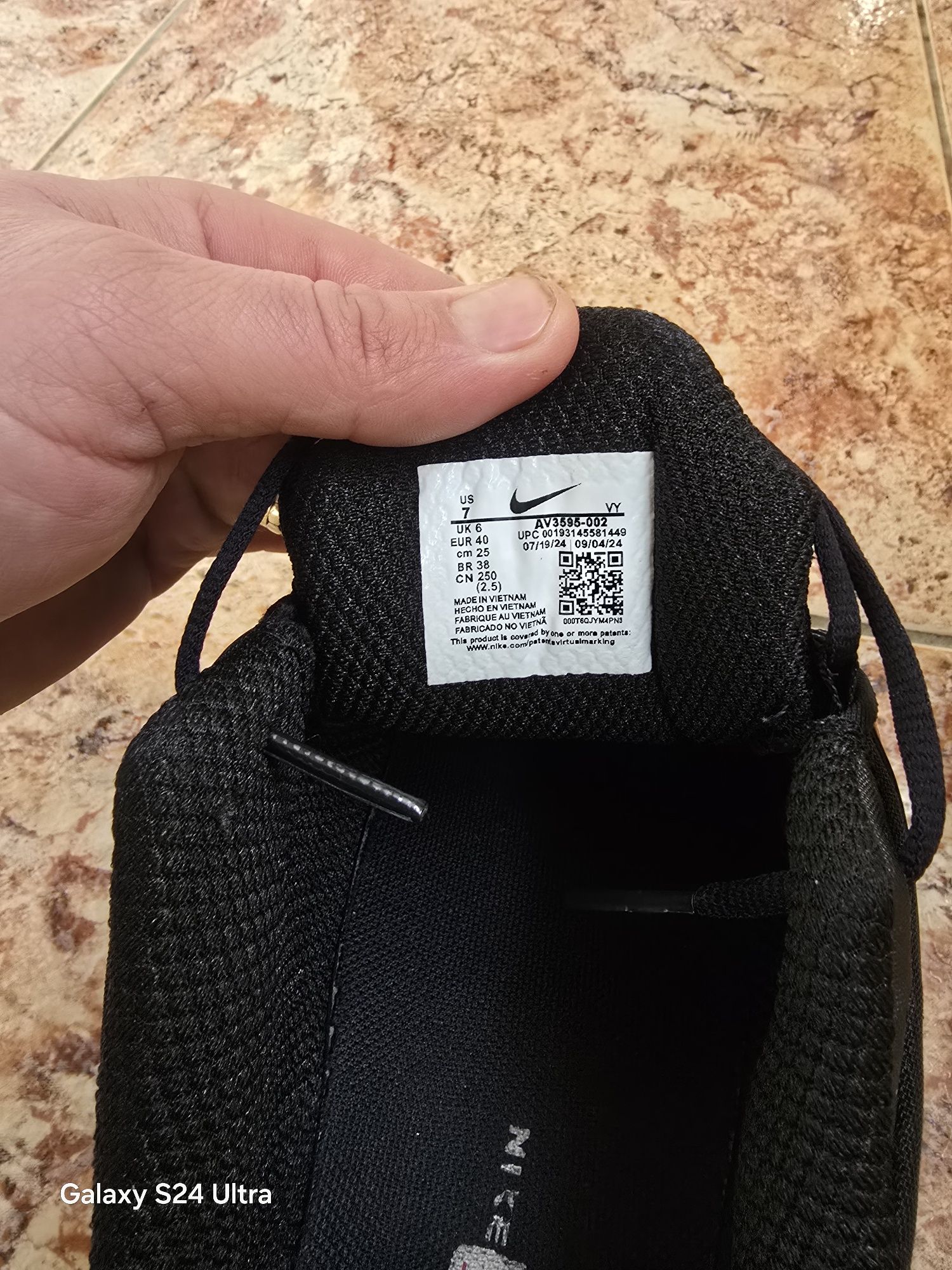 Nike Shox Negri Nr 40