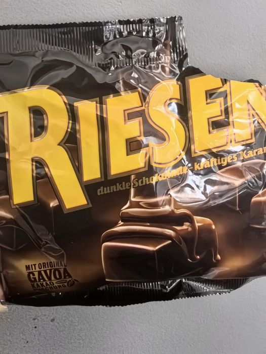 Продавам бонбони