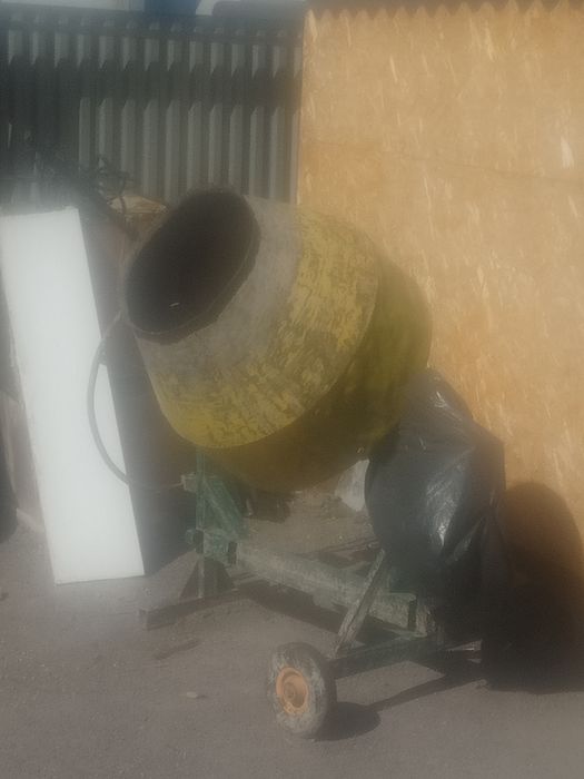 Сдам бетономешалки обьем большой..