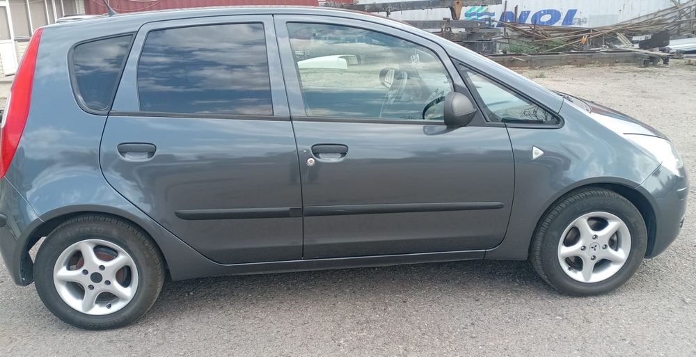 Продам  митсубиси кольт без вложений