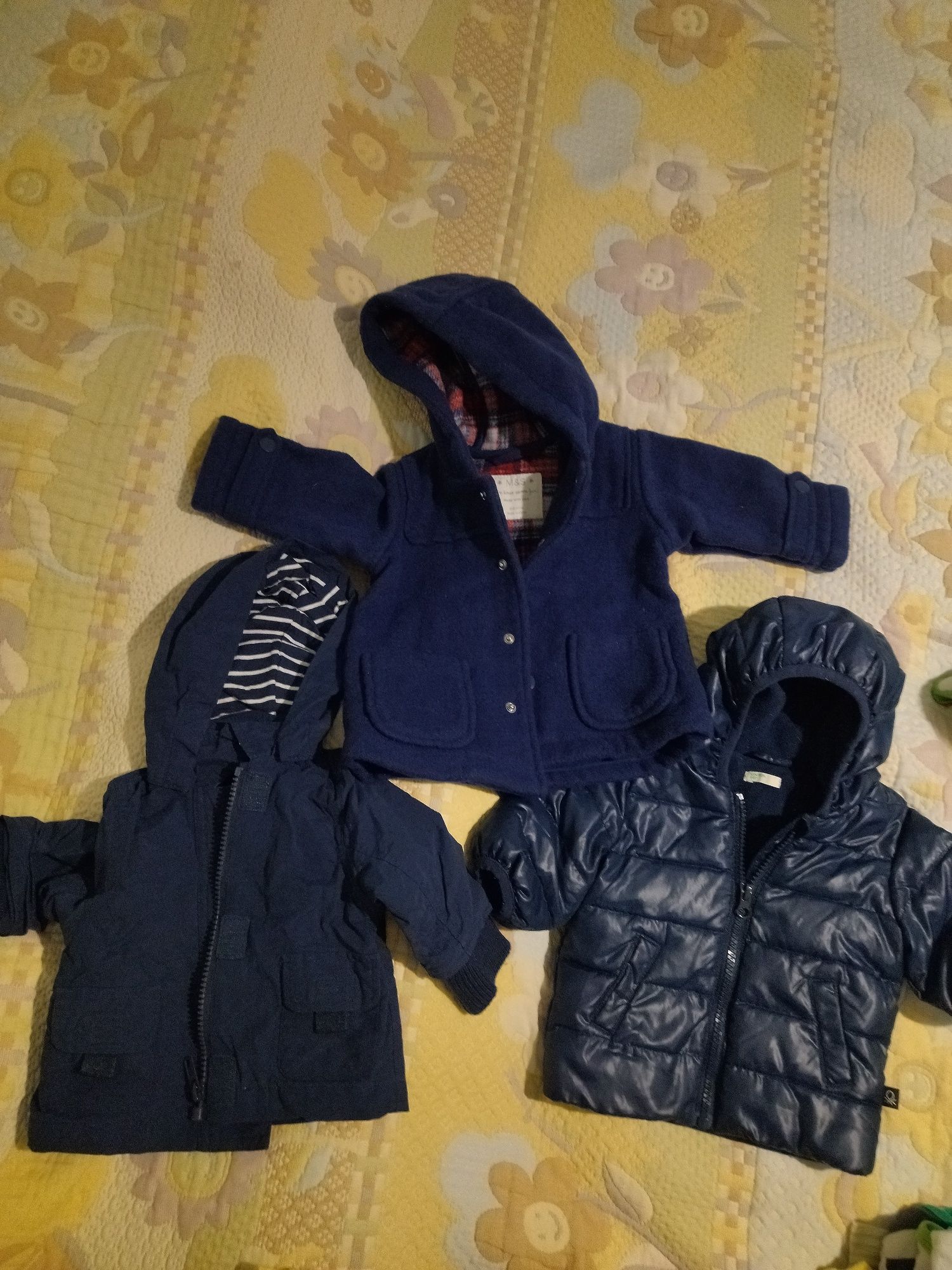 Продавам 3 якета за бебе 0-3 месеца,пролетно/есенни
