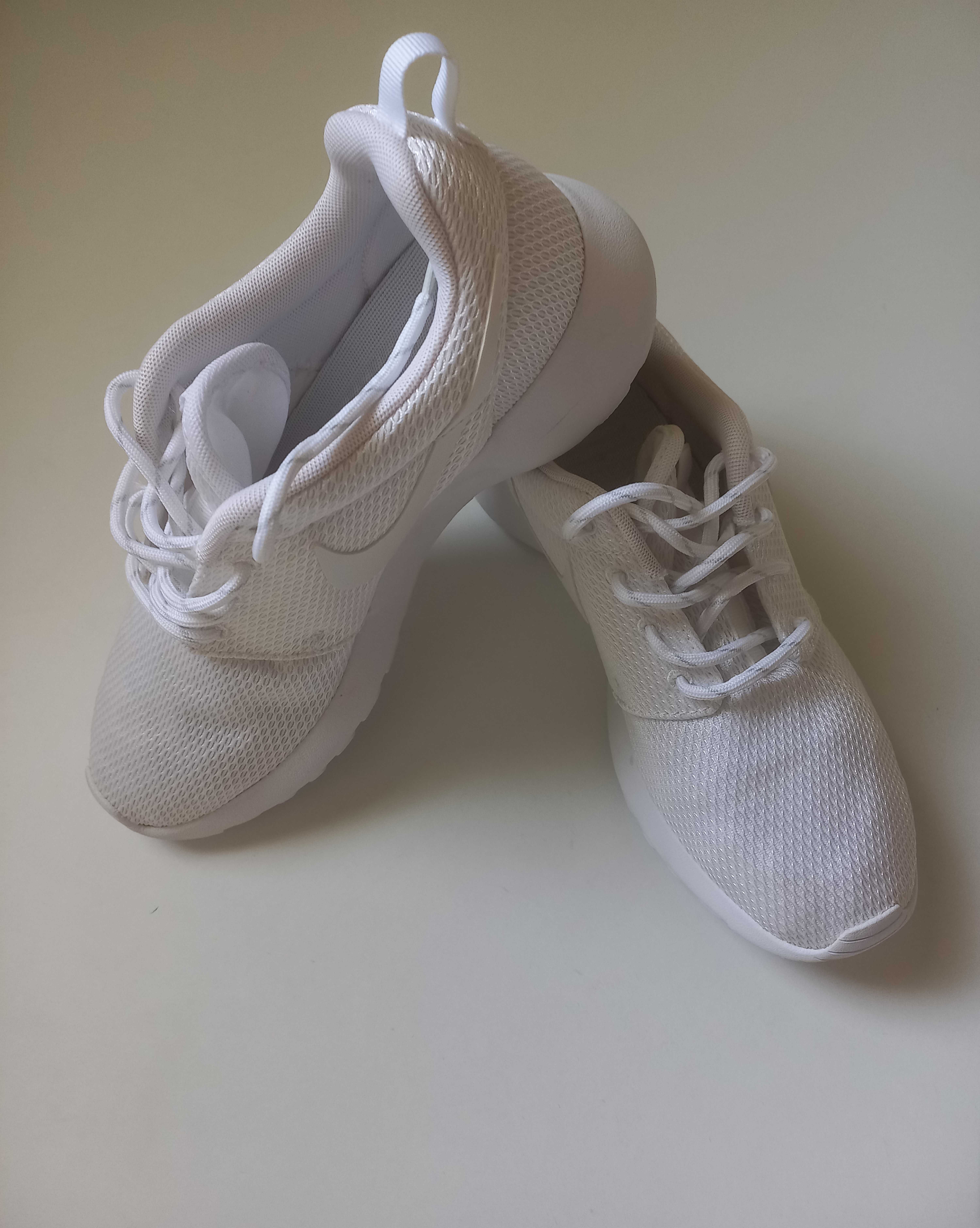 Nike Roshe One All WHITE оригинални маратонки