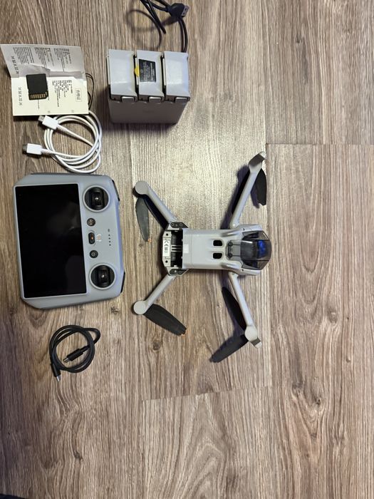 Дрон Dji mini 3 с нормални следи от употреба
