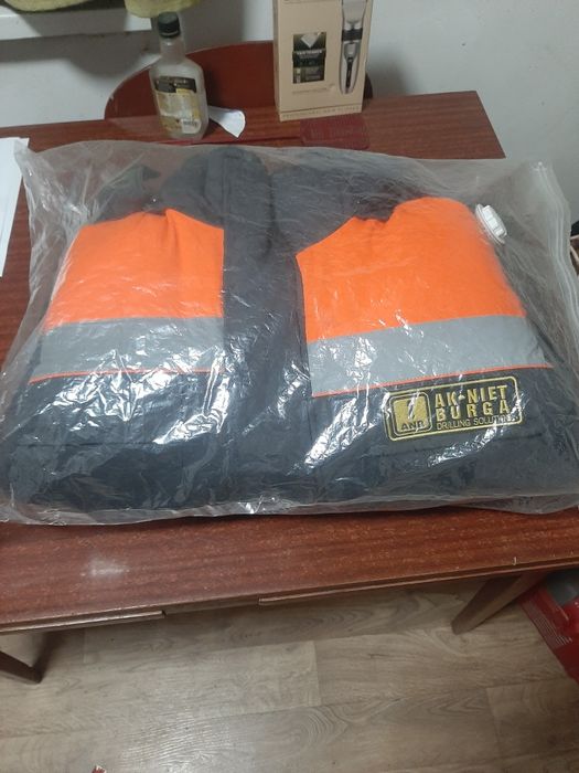 Продам мужскую новую куртку