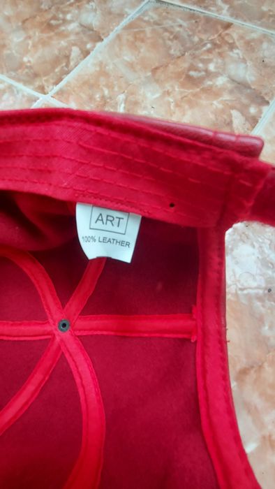 Шапка от естествена кожа