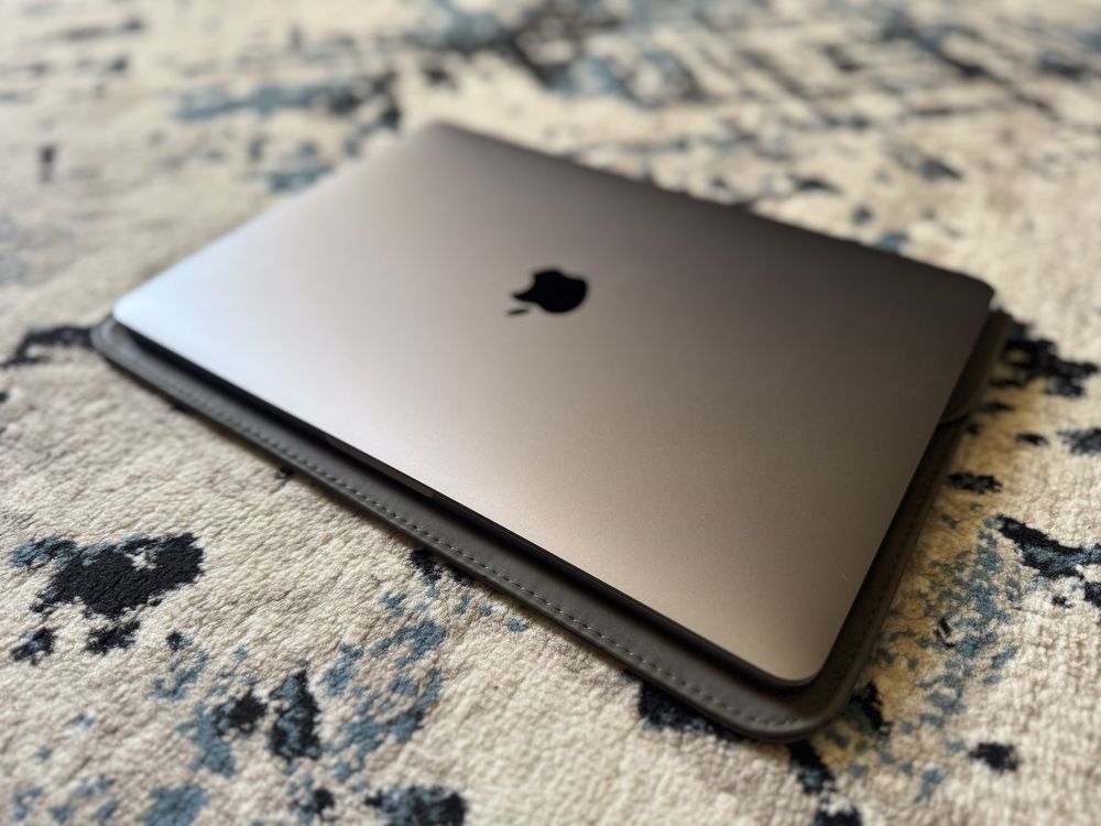 Macbook pro 13 2017 ноутбук
