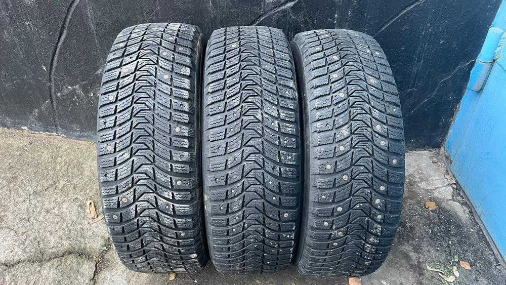 Продам  зимние  шины 215/65/16