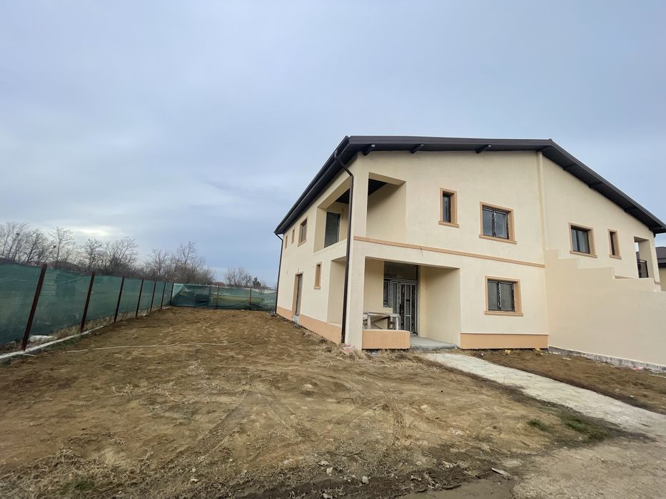 Casă tip duplex P+1+Pod – 220 mp  – Central Tunari – Comision 0%