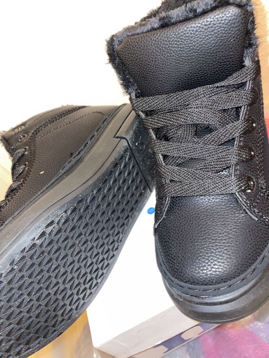 Ghete tip teniși cu blană  nr 31