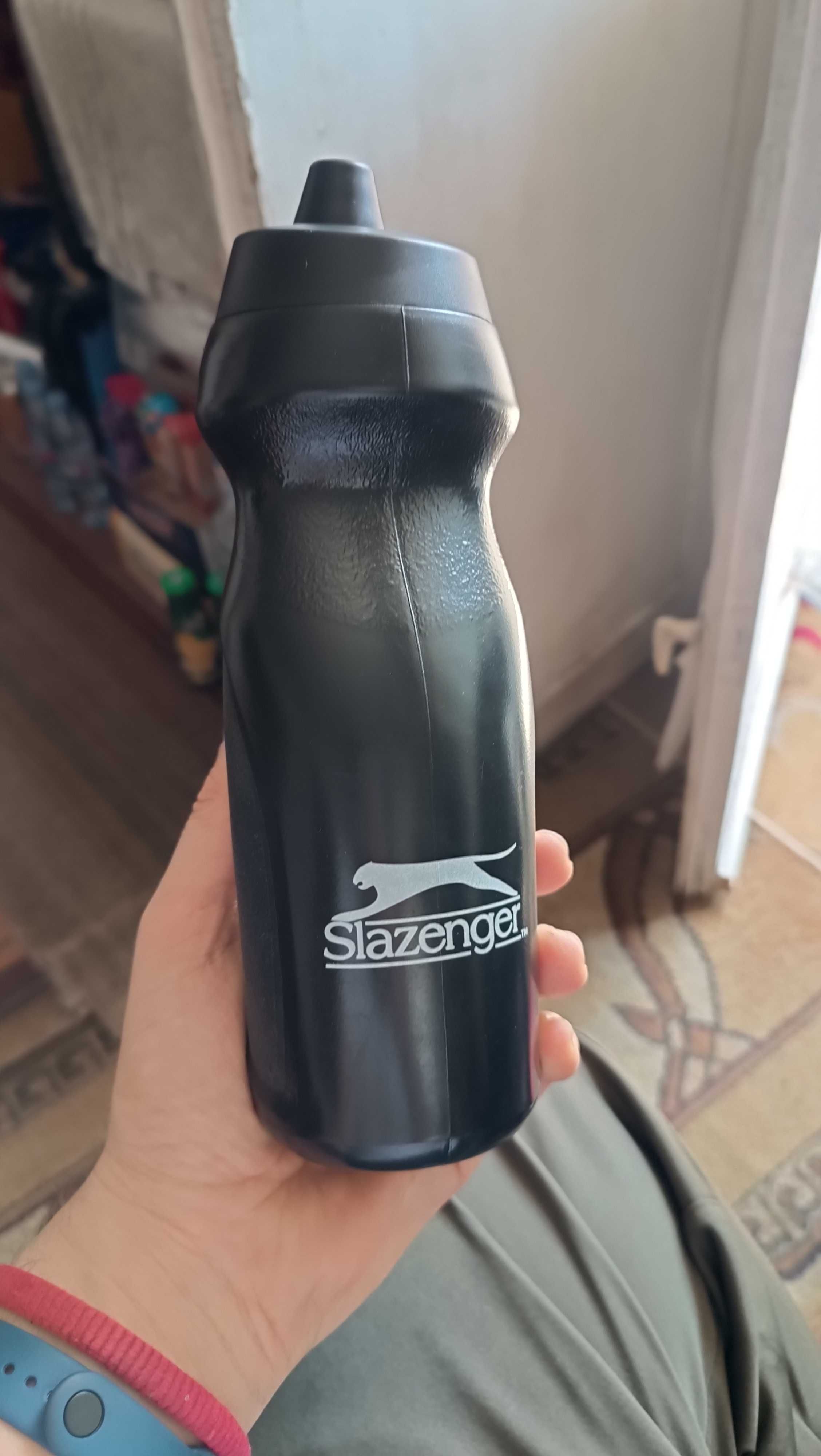 Продавам бутилка за вода за велосипед PVC - Slazenger - нова е !