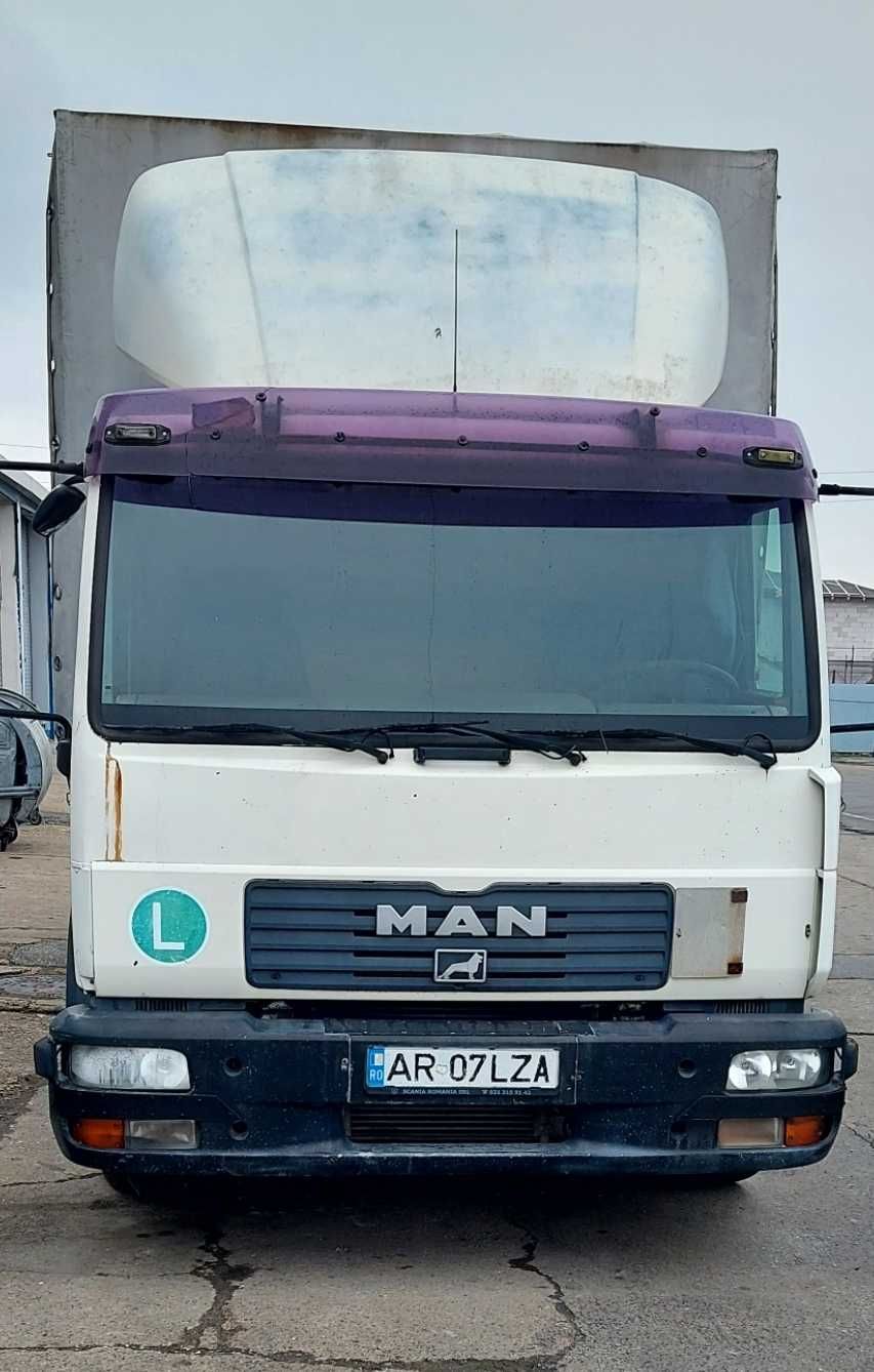 camioneta prelata MAN 8.185 / LE180C - 2002