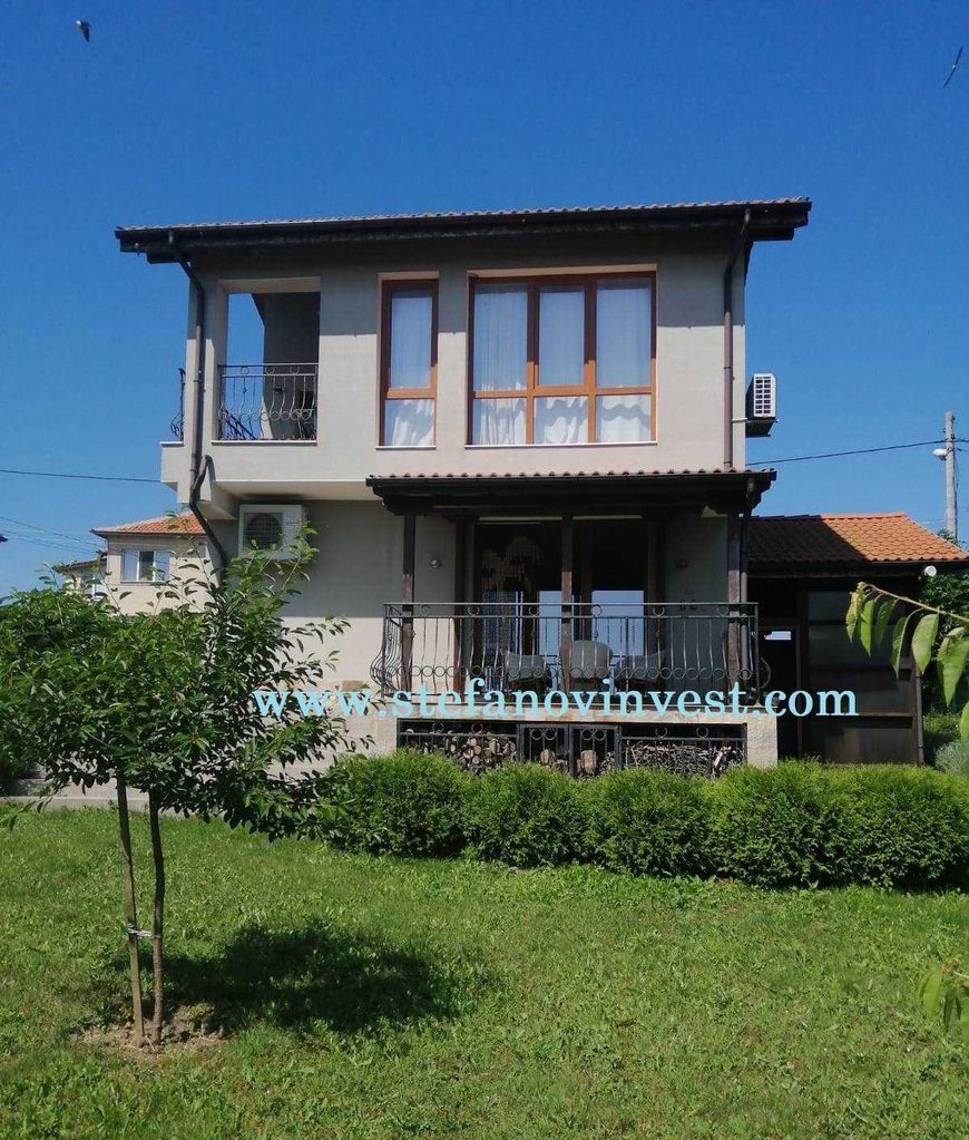 Продава се Къща в Бяла - 120 кв.м за 1542 €/кв.м - Снимка #1