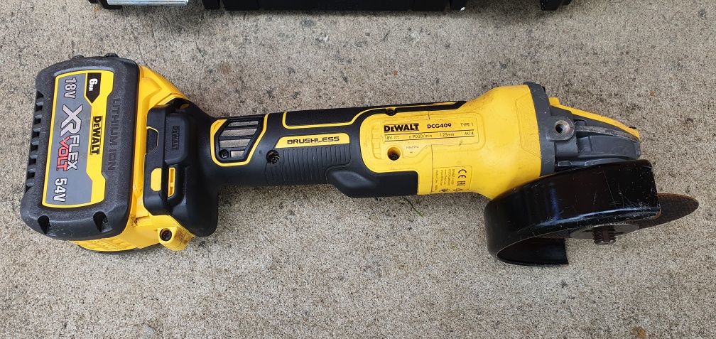 Flex dewalt cu baterie de 18 v.