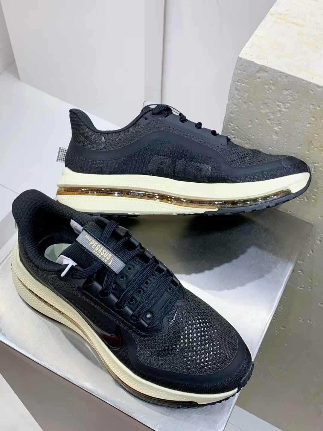 Нови мъжки маратонки Nike Pegasus Premium black/white