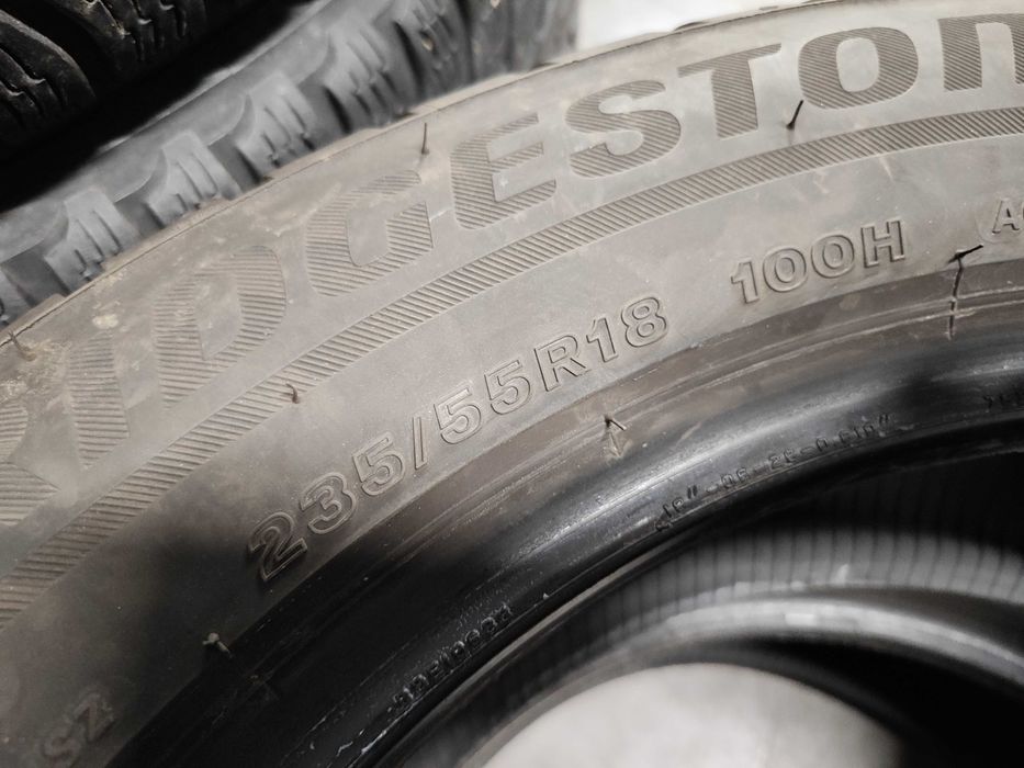 2бр.зимни гуми 235/55/18 Bridgestone