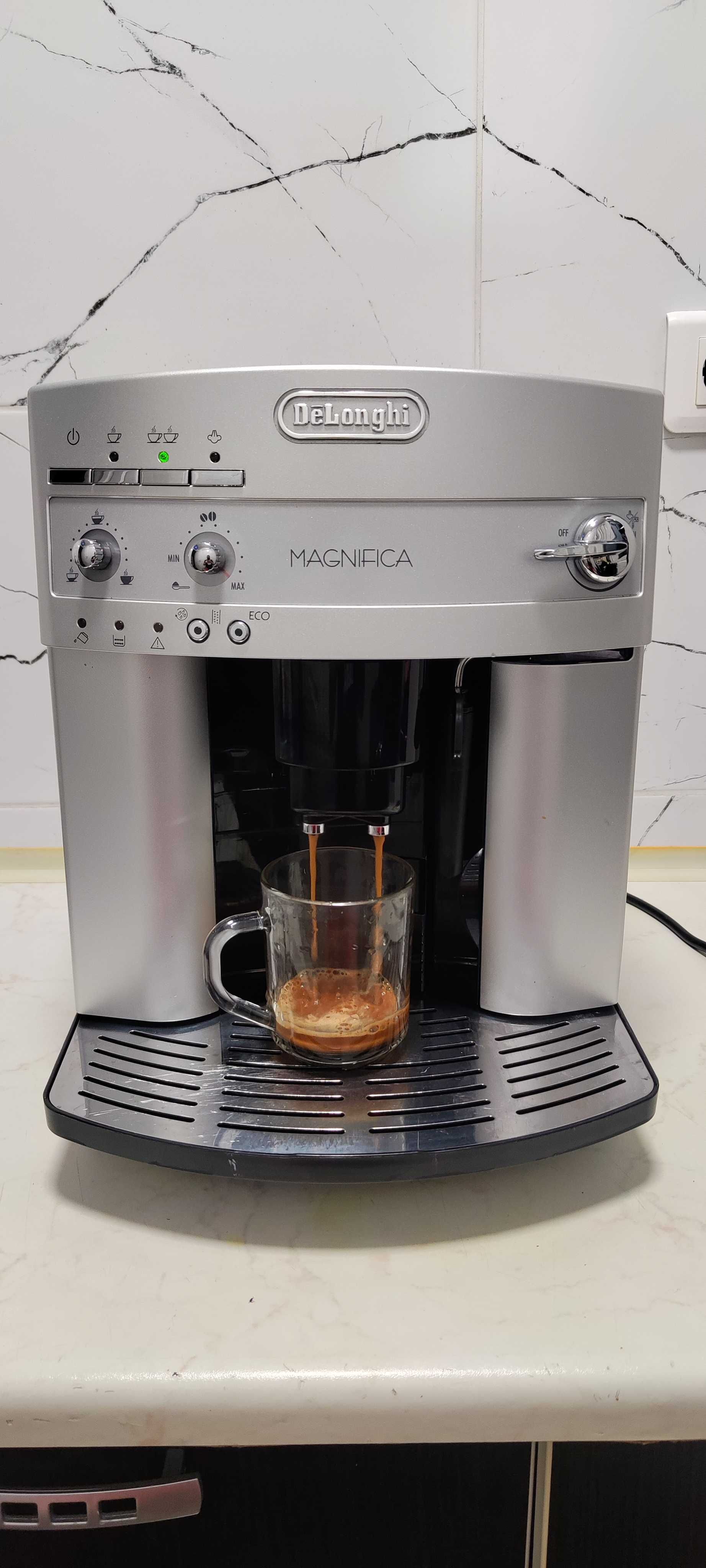 Espressor Automat DeLonghi Magnifica ESAM 3200.S Aparat cu Cafea Boabe