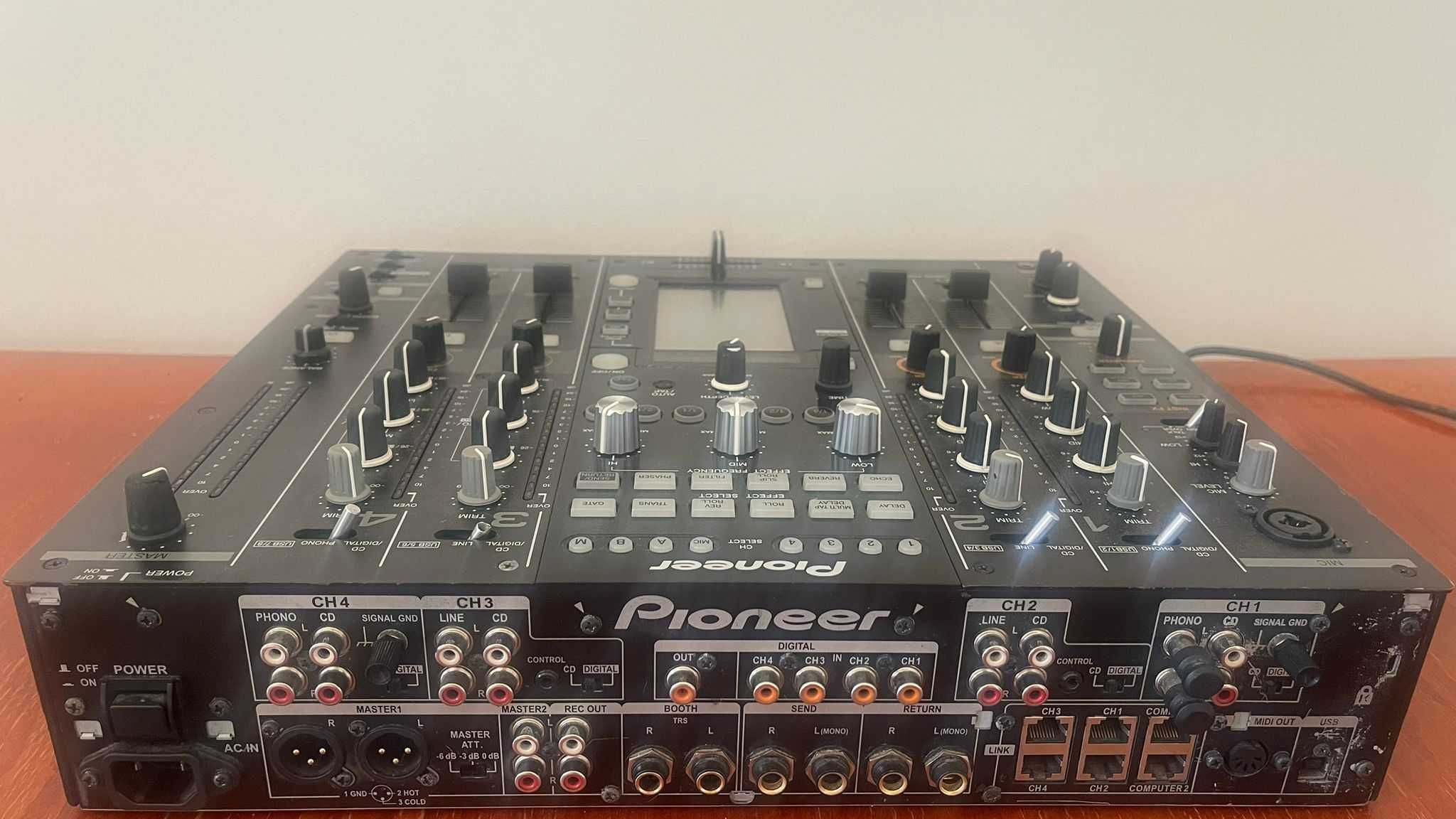 Pioneer DJM 2000 Nexus