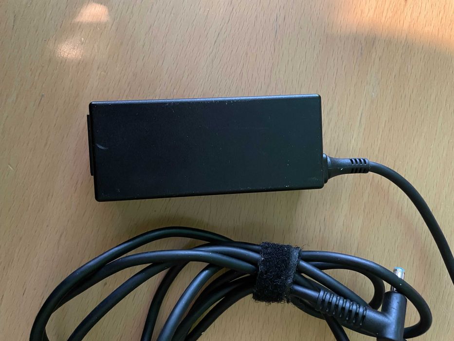 HP 45W AC Adapter, тънка синя букса 4.5мм,Oригинално зарядно за лаптоп