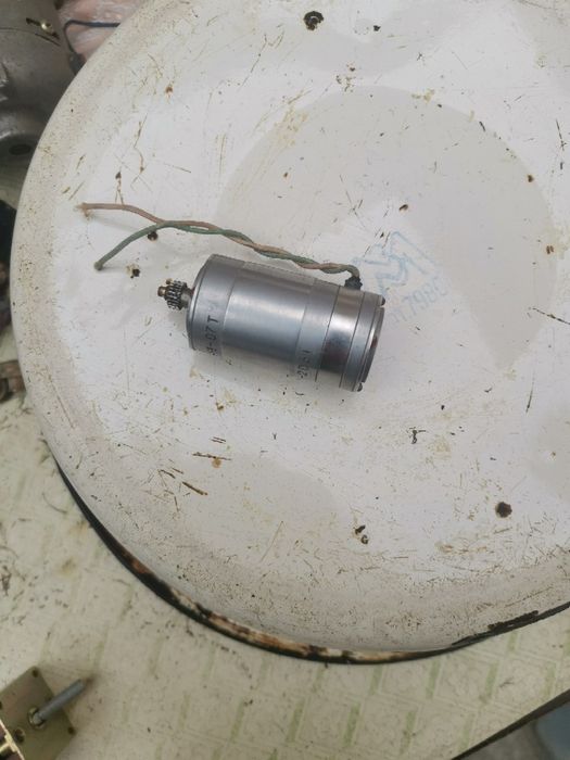 продам электродвигатели