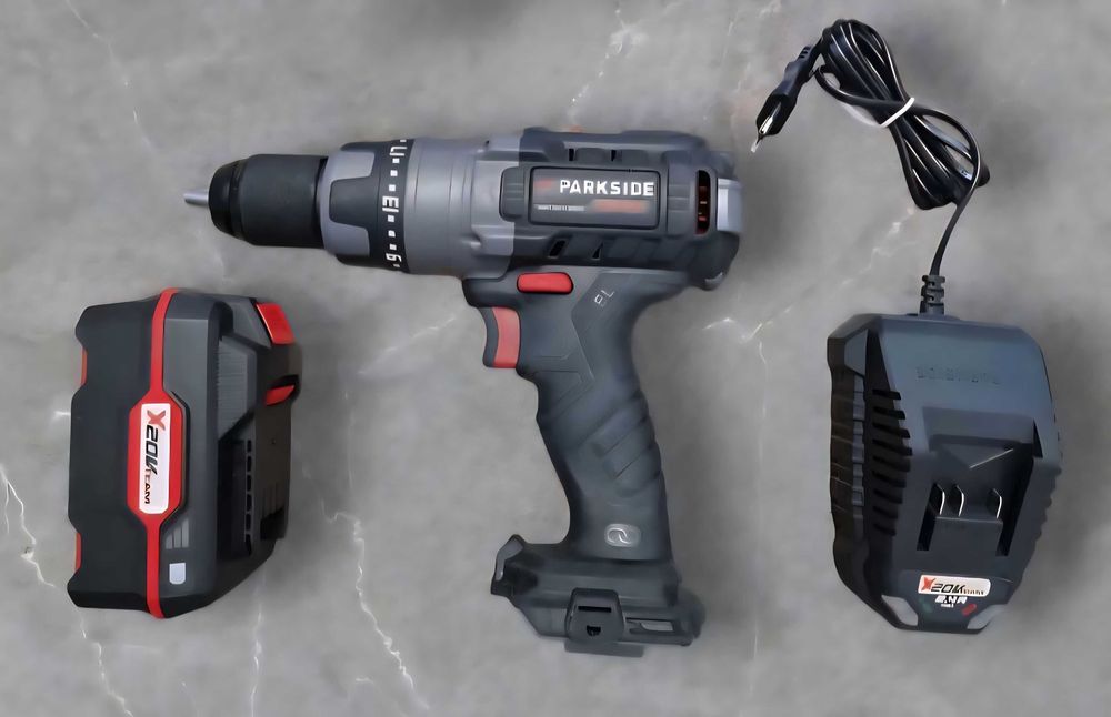 Bormasina/ Autofiletanta cu acumulator 20V 4Ah si incarcator PARKSIDE