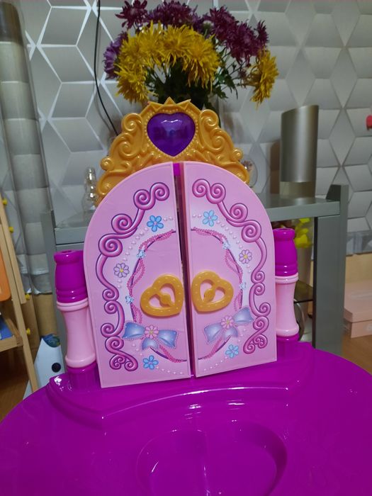 Măsuță de machiaj