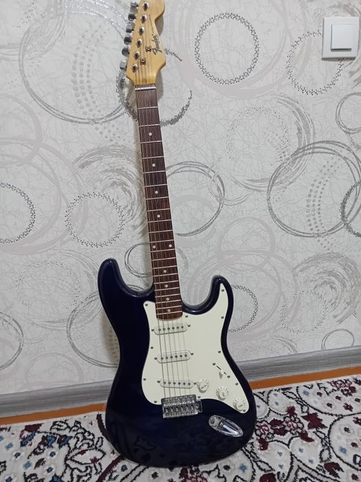 Elektro gitara Fender Startocaster