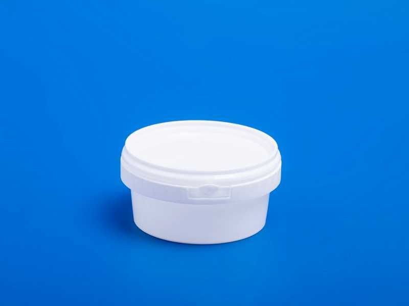 Пластмасови кутии и кофи за храна