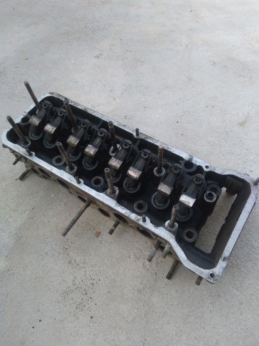 Продаётся головка ваз 2111