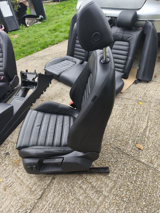 Scaune față de piele + banchetă  și cotieră Volkswagen Passat B6 break