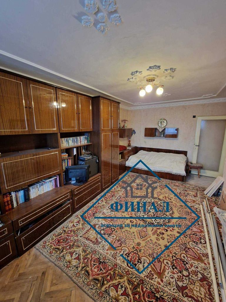 Продава се Двустаен апартамент в Шумен, Тракия - 59 кв.м за 1150 €/кв.м - Снимка #1