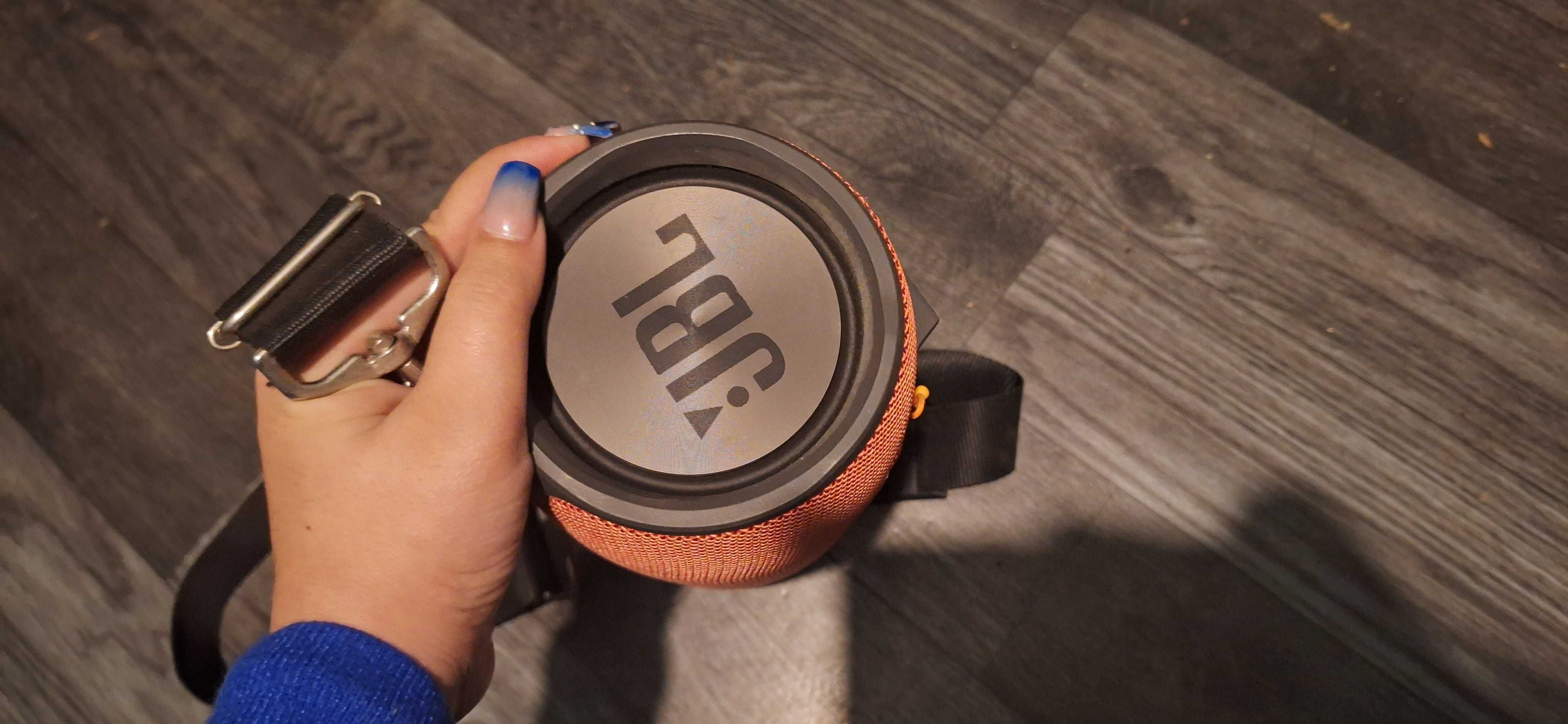 Boxa portabilă JBL Xtreme prin Bluetooth