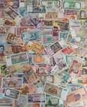 Lot 50 de bancnote diferite