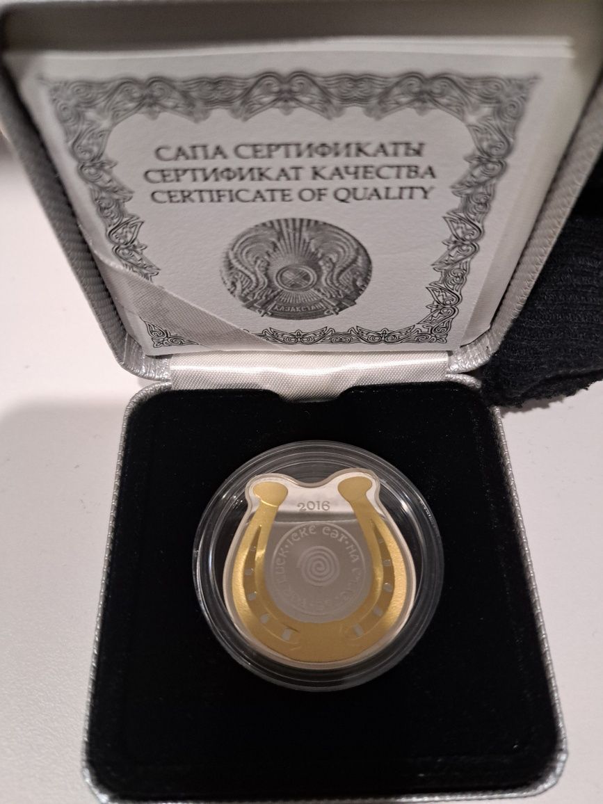 Серебренная монета "Подкова"
Номинал «100 ТЕҢГЕ» 
«Ag 925 31.1 g»
Моне